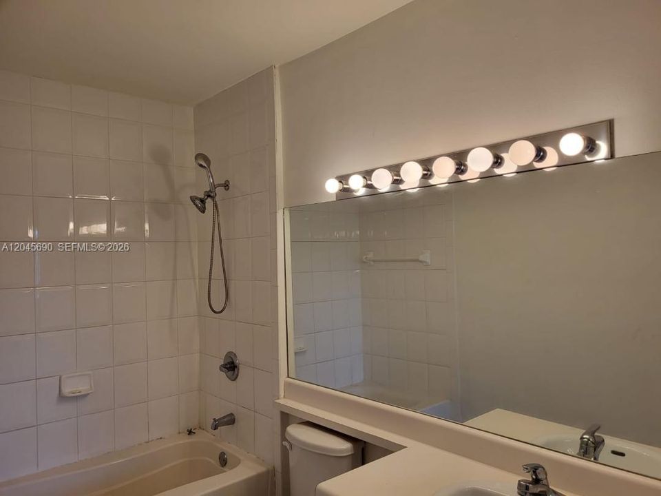 В аренду: $1,750 (1 спален, 1 ванн, 691 Квадратных фут)