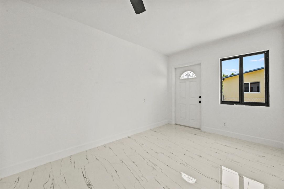 17 Bedroom 01