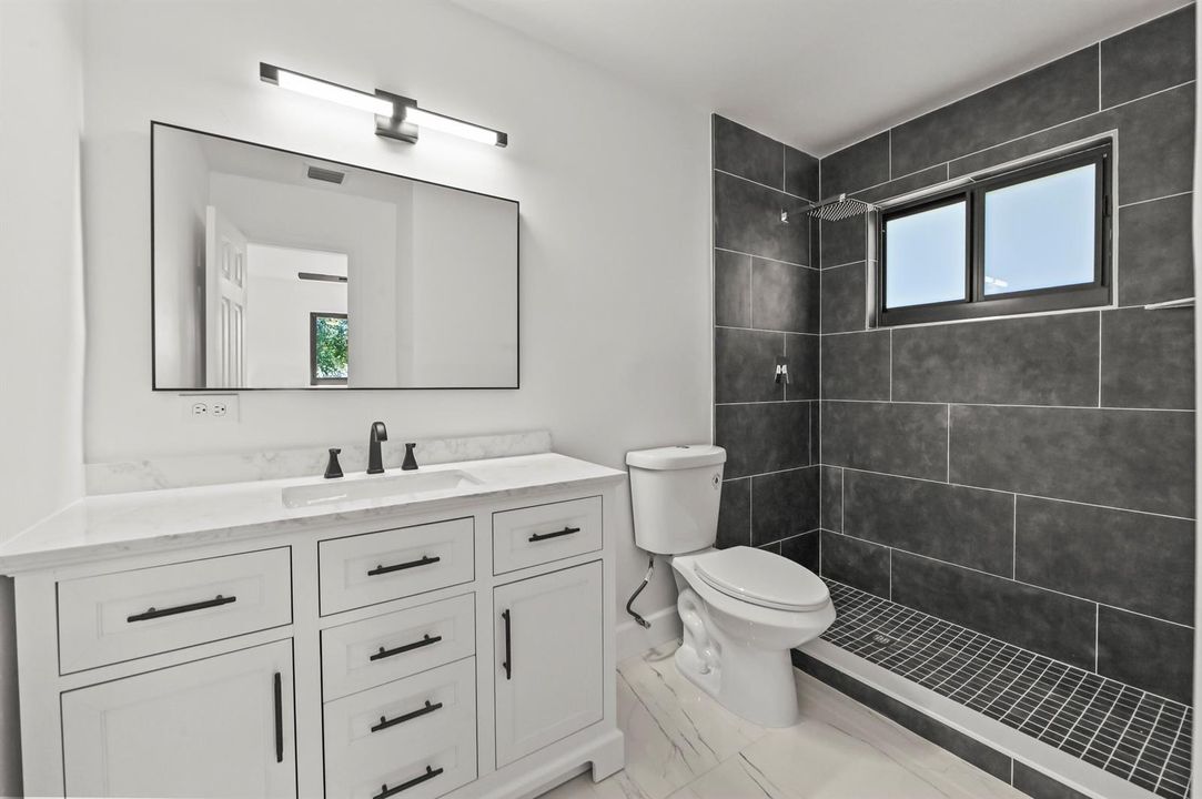 26 Bathroom 01