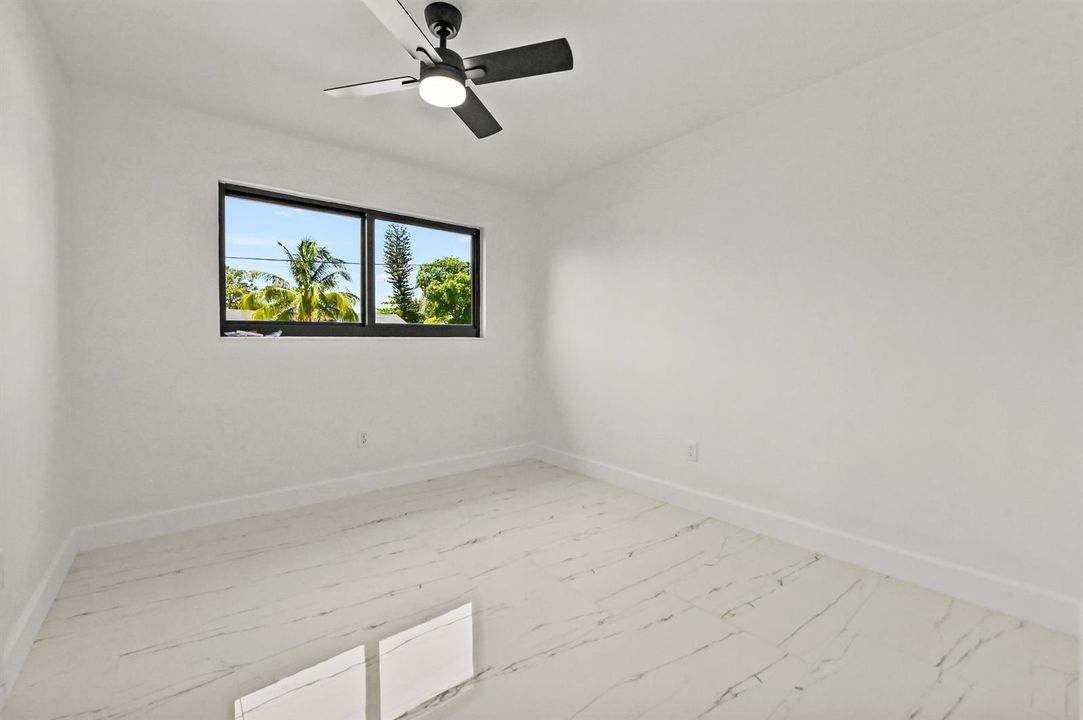 20 Bedroom 01