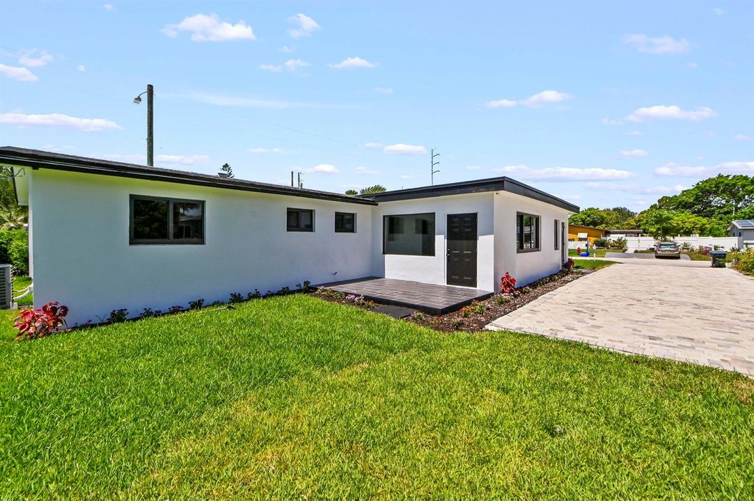 33 Backyard 07