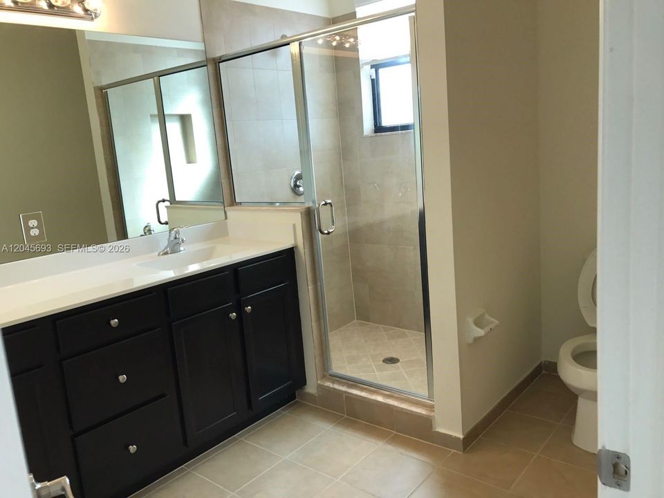 В аренду: $2,550 (4 спален, 2 ванн, 1705 Квадратных фут)