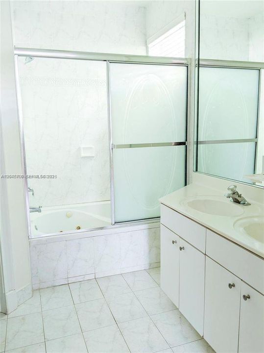 В аренду: $3,500 (3 спален, 2 ванн, 1809 Квадратных фут)