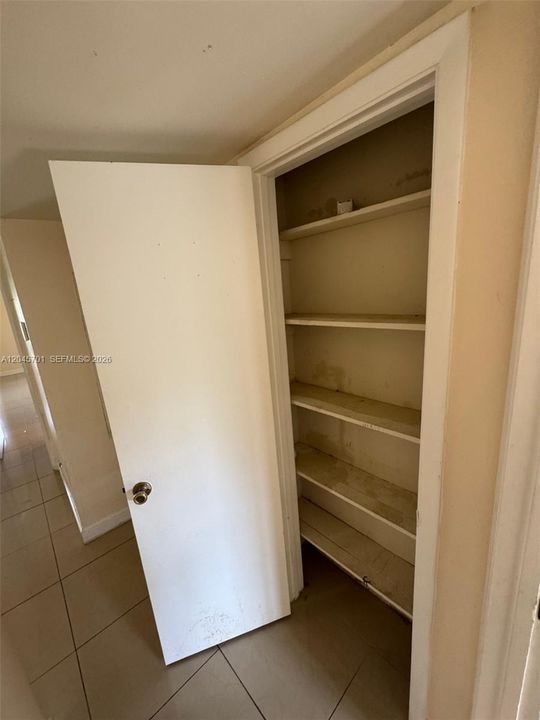 For Sale: $199,777 (2 beds, 2 baths, 900 Square Feet)