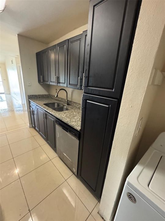 For Sale: $199,777 (2 beds, 2 baths, 900 Square Feet)