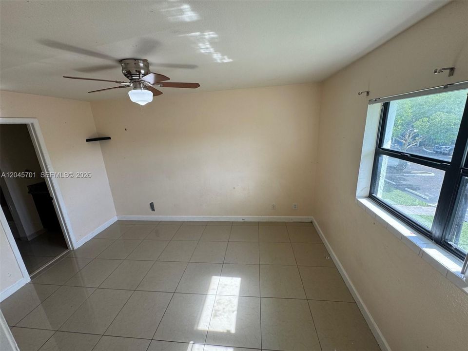 For Sale: $199,777 (2 beds, 2 baths, 900 Square Feet)