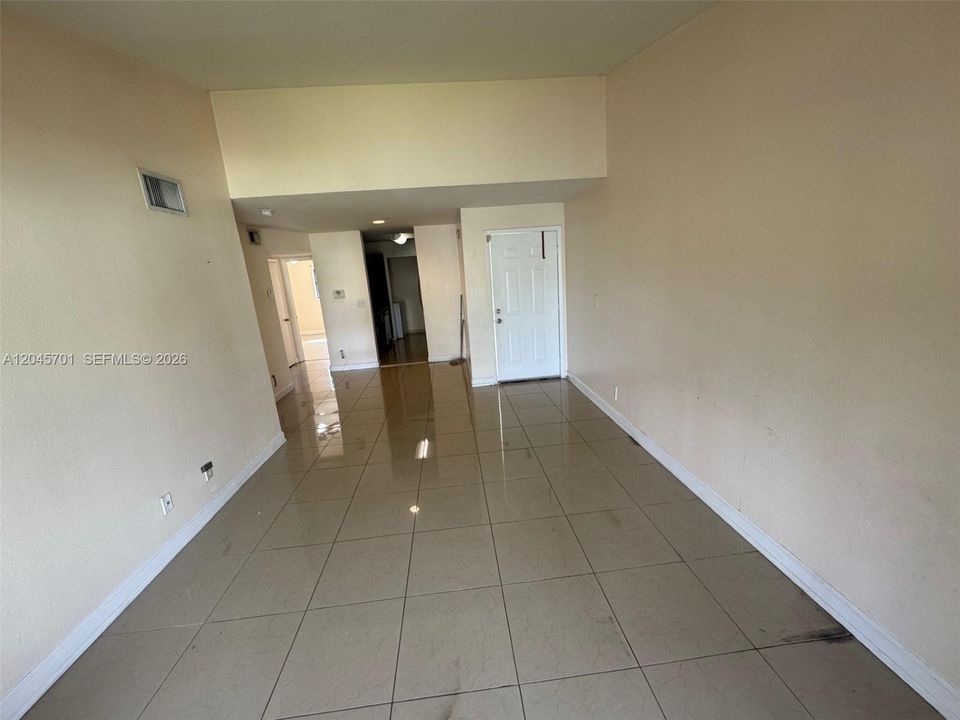 For Sale: $199,777 (2 beds, 2 baths, 900 Square Feet)