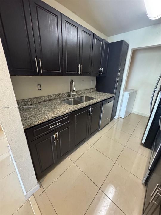 For Sale: $199,777 (2 beds, 2 baths, 900 Square Feet)