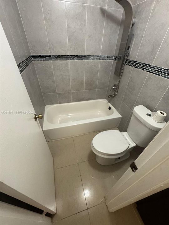 For Sale: $199,777 (2 beds, 2 baths, 900 Square Feet)