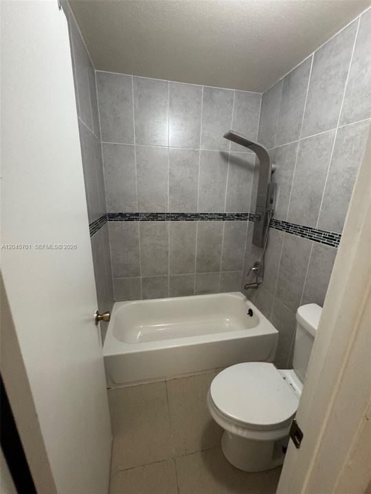 For Sale: $199,777 (2 beds, 2 baths, 900 Square Feet)