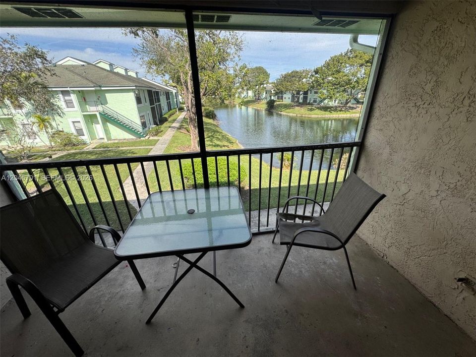 For Sale: $199,777 (2 beds, 2 baths, 900 Square Feet)
