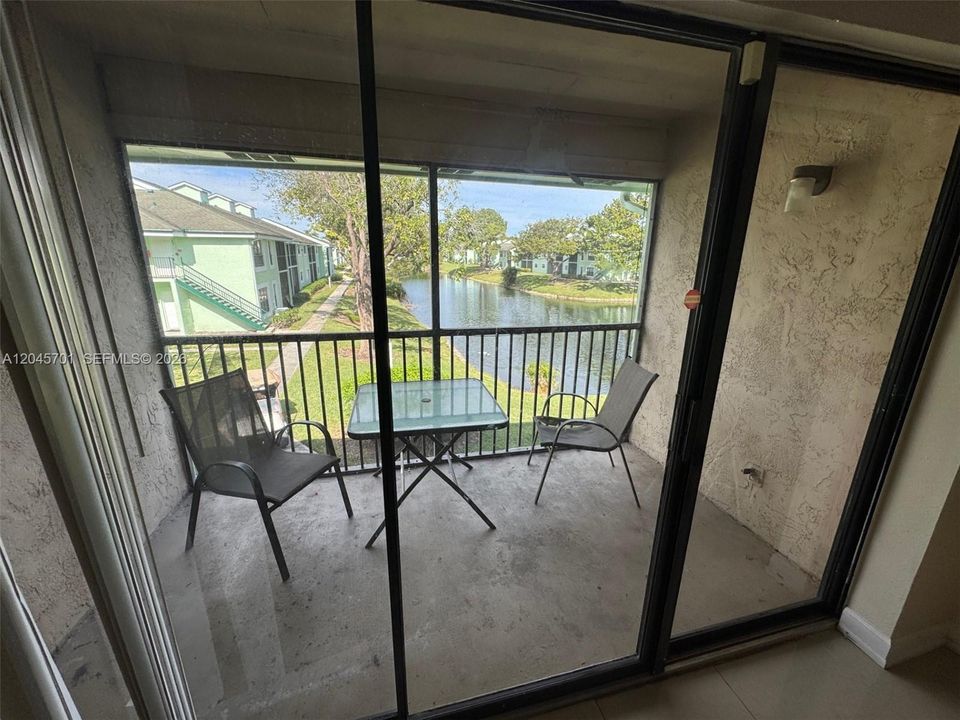 For Sale: $199,777 (2 beds, 2 baths, 900 Square Feet)
