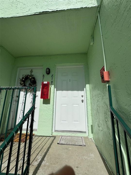 For Sale: $199,777 (2 beds, 2 baths, 900 Square Feet)