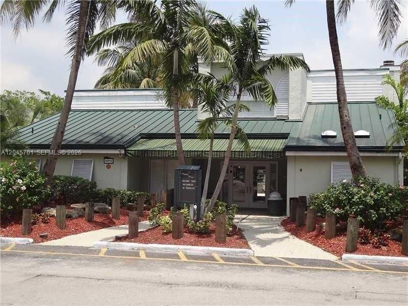 For Sale: $199,777 (2 beds, 2 baths, 900 Square Feet)