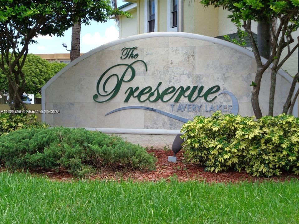 For Sale: $199,777 (2 beds, 2 baths, 900 Square Feet)