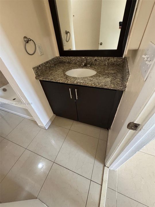 For Sale: $199,777 (2 beds, 2 baths, 900 Square Feet)