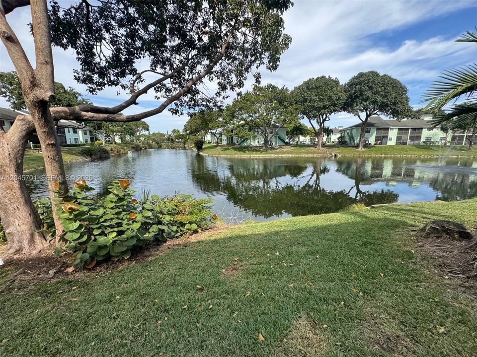 For Sale: $199,777 (2 beds, 2 baths, 900 Square Feet)