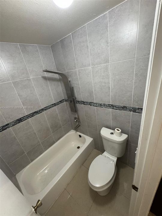 For Sale: $199,777 (2 beds, 2 baths, 900 Square Feet)