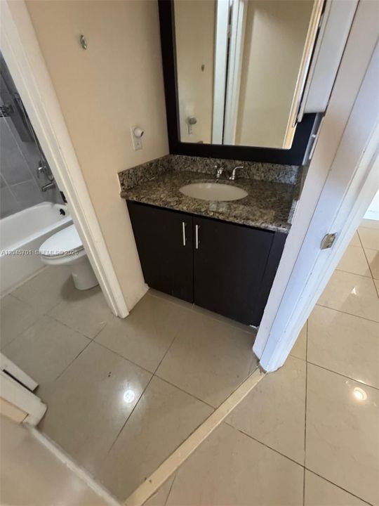 For Sale: $199,777 (2 beds, 2 baths, 900 Square Feet)