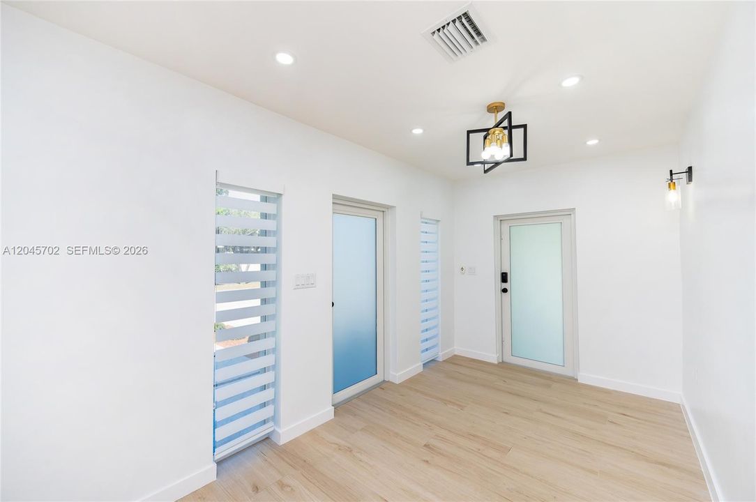 В аренду: $5,800 (3 спален, 3 ванн, 1644 Квадратных фут)