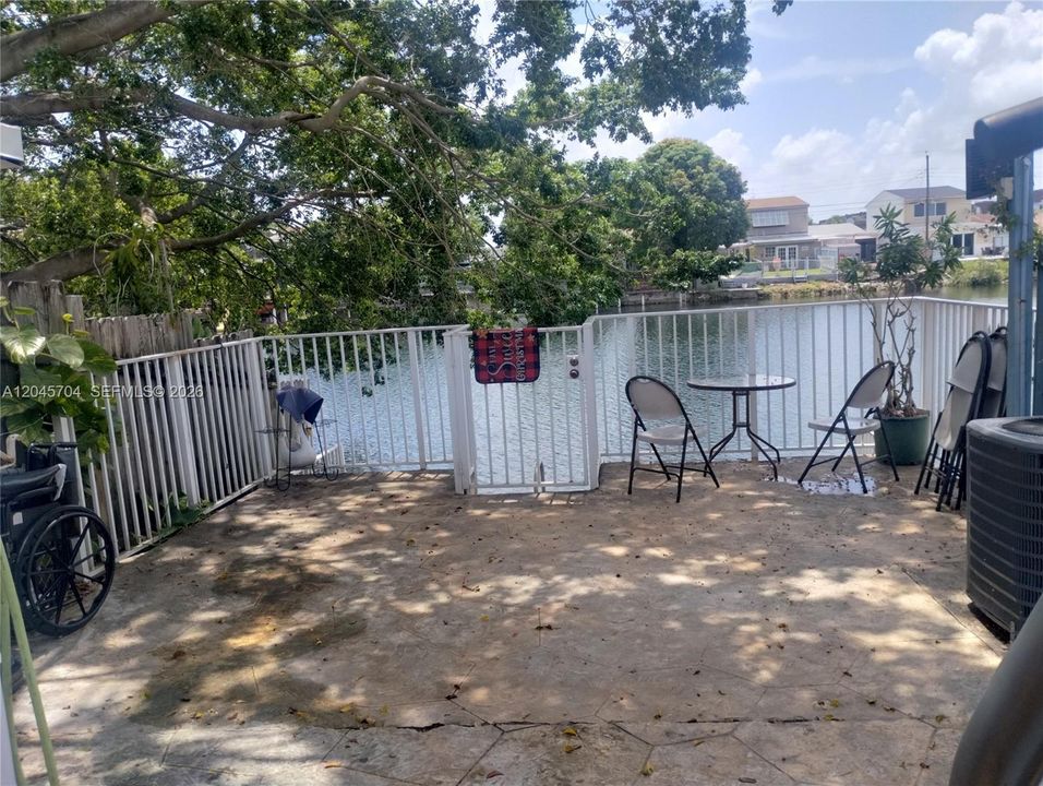 En Venta: $373,999 (2 camas, 1 baños, 761 Pies cuadrados)