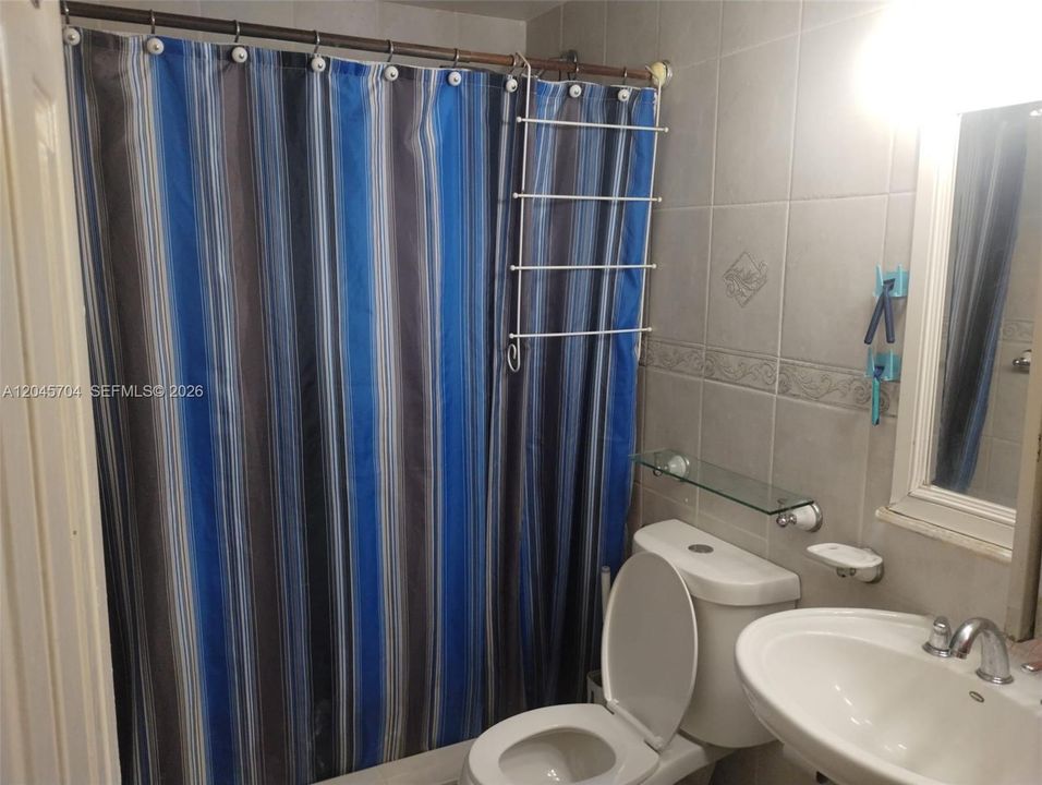 En Venta: $373,999 (2 camas, 1 baños, 761 Pies cuadrados)