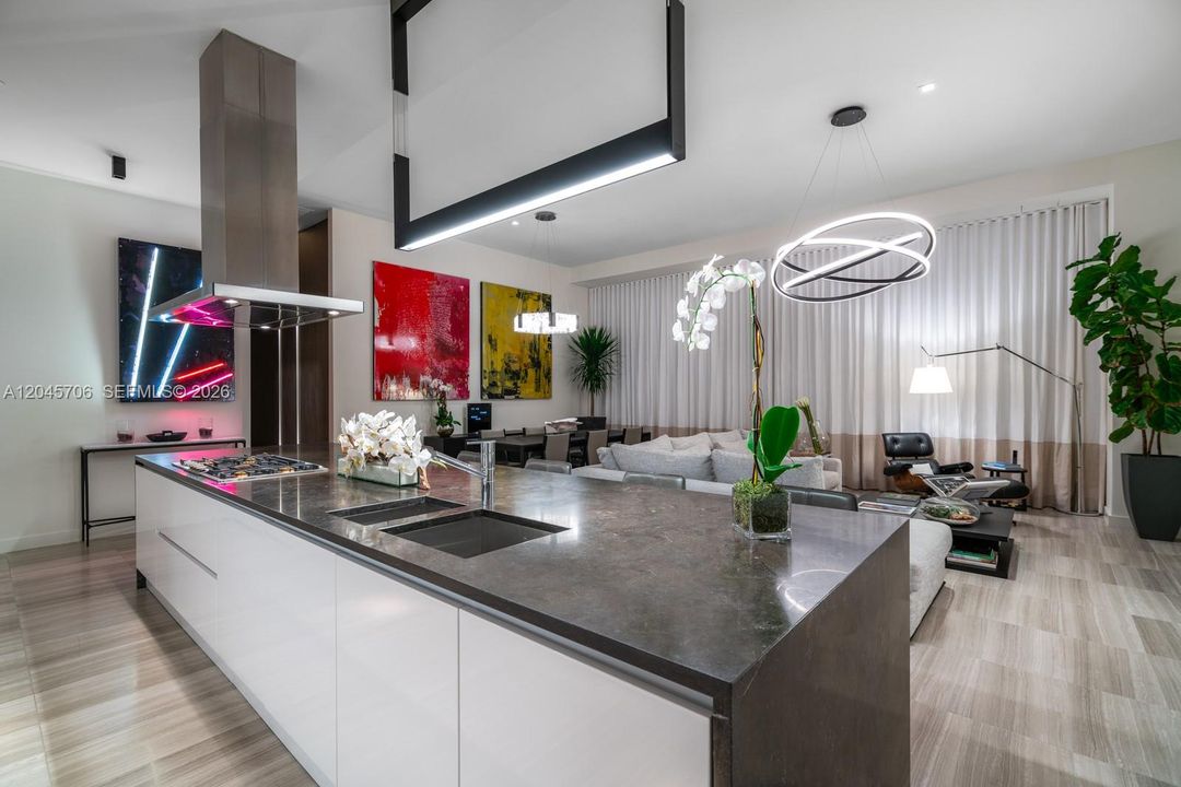 For Sale: $2,600,000 (2 beds, 2 baths, 1749 Square Feet)