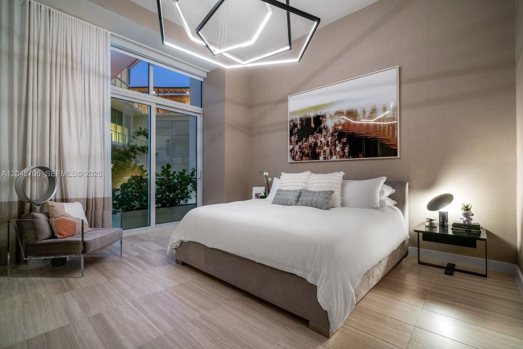 For Sale: $2,600,000 (2 beds, 2 baths, 1749 Square Feet)