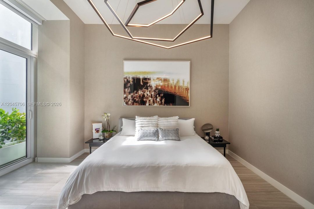 For Sale: $2,600,000 (2 beds, 2 baths, 1749 Square Feet)