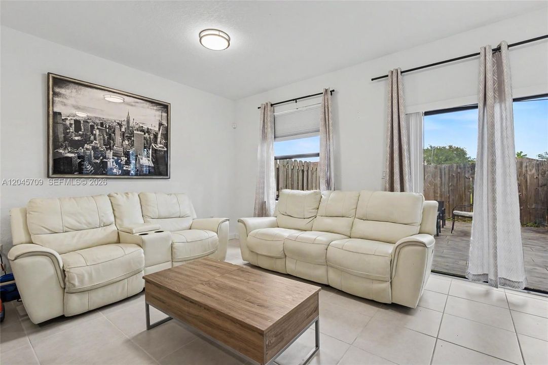 For Sale: $485,000 (3 beds, 2 baths, 1321 Square Feet)