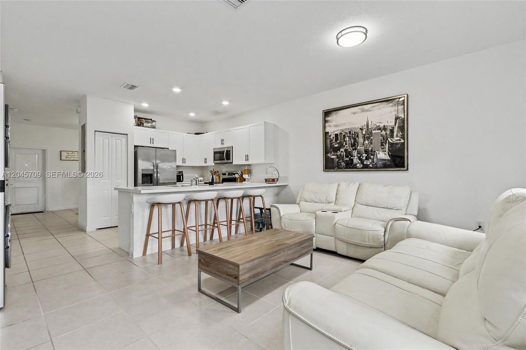For Sale: $485,000 (3 beds, 2 baths, 1321 Square Feet)