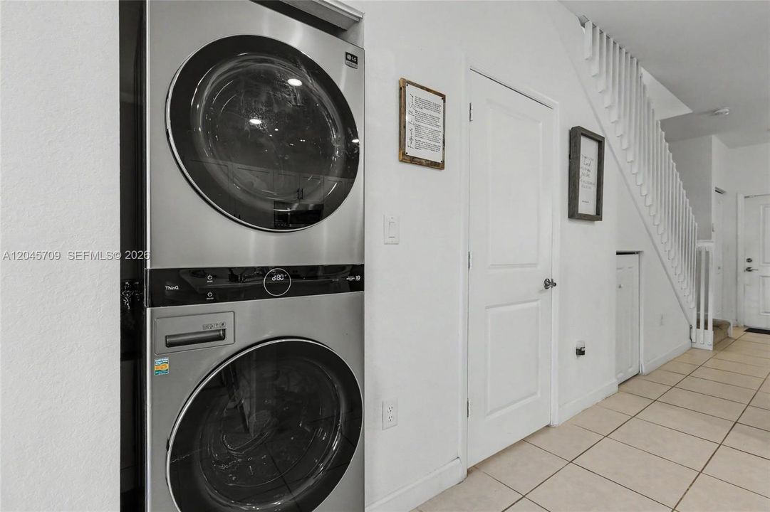 For Sale: $485,000 (3 beds, 2 baths, 1321 Square Feet)