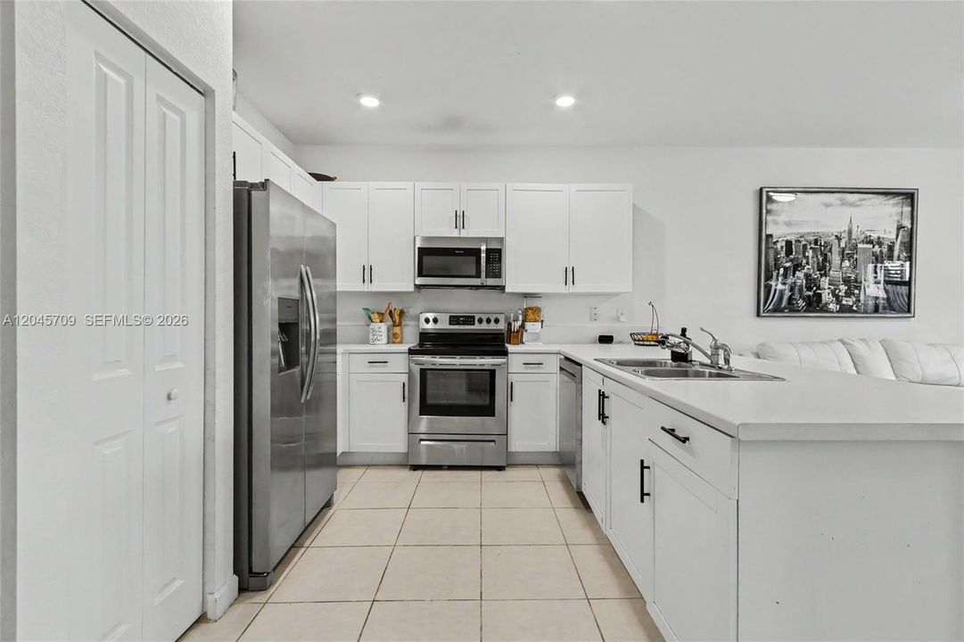 For Sale: $485,000 (3 beds, 2 baths, 1321 Square Feet)