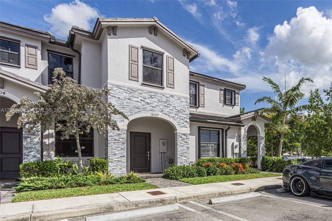 For Sale: $485,000 (3 beds, 2 baths, 1321 Square Feet)
