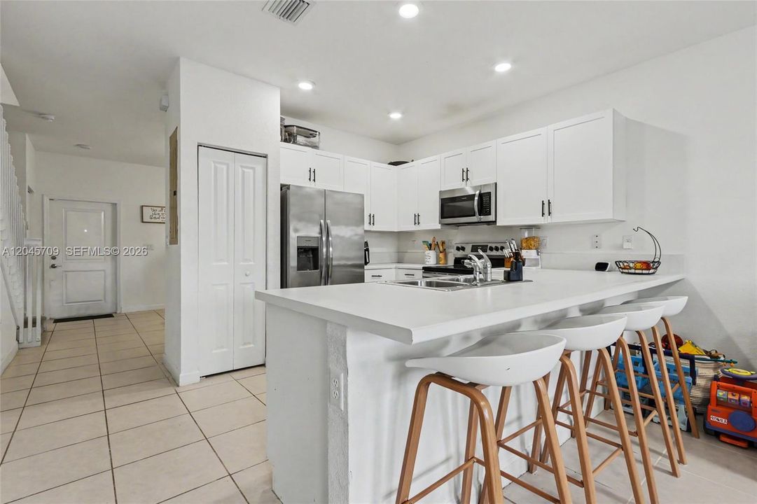 For Sale: $485,000 (3 beds, 2 baths, 1321 Square Feet)