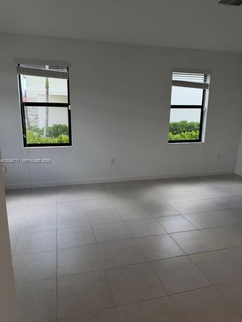 For Rent: $2,900 (3 beds, 2 baths, 1545 Square Feet)