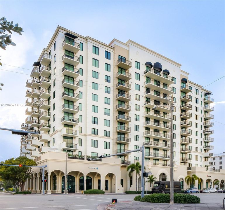 For Rent: $3,100 (1 beds, 1 baths, 780 Square Feet)