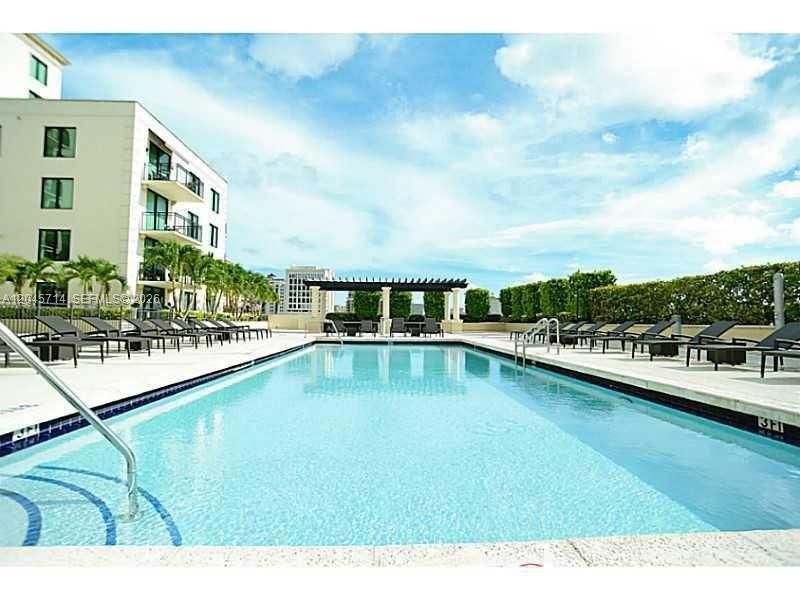 For Rent: $3,100 (1 beds, 1 baths, 780 Square Feet)