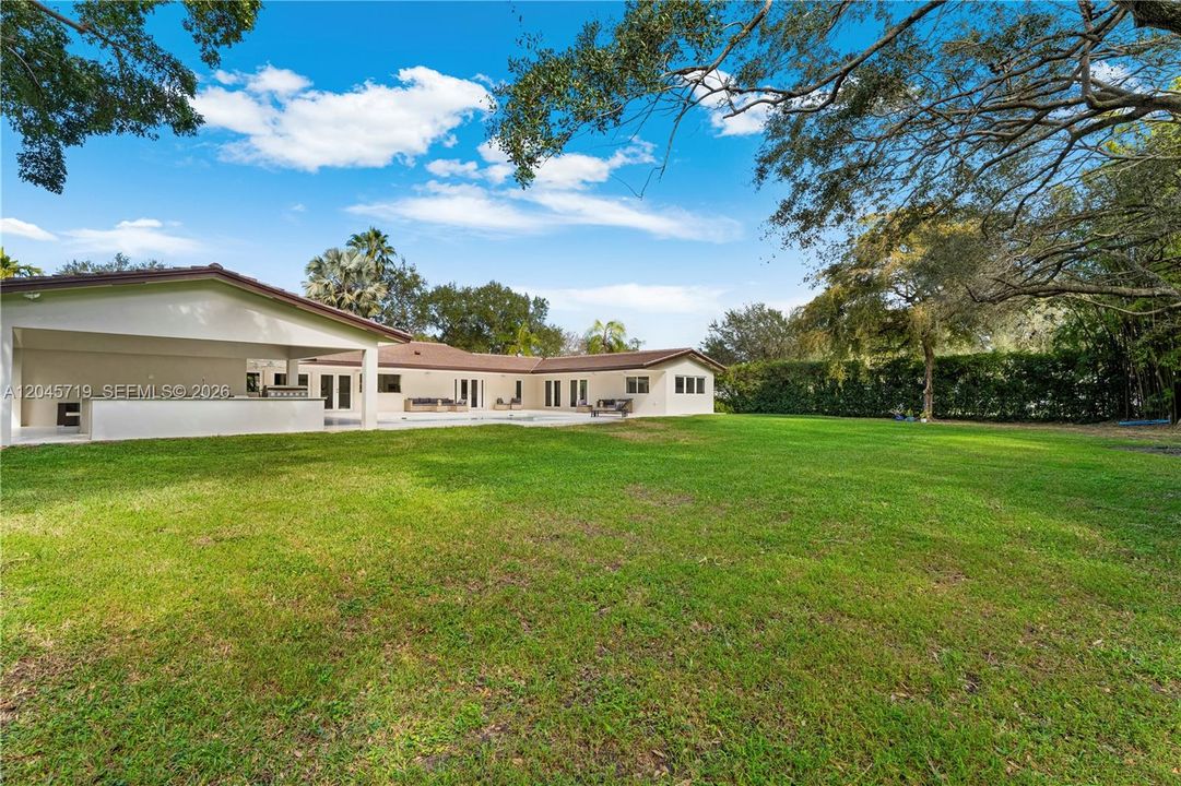 For Rent: $15,300 (5 beds, 4 baths, 3956 Square Feet)