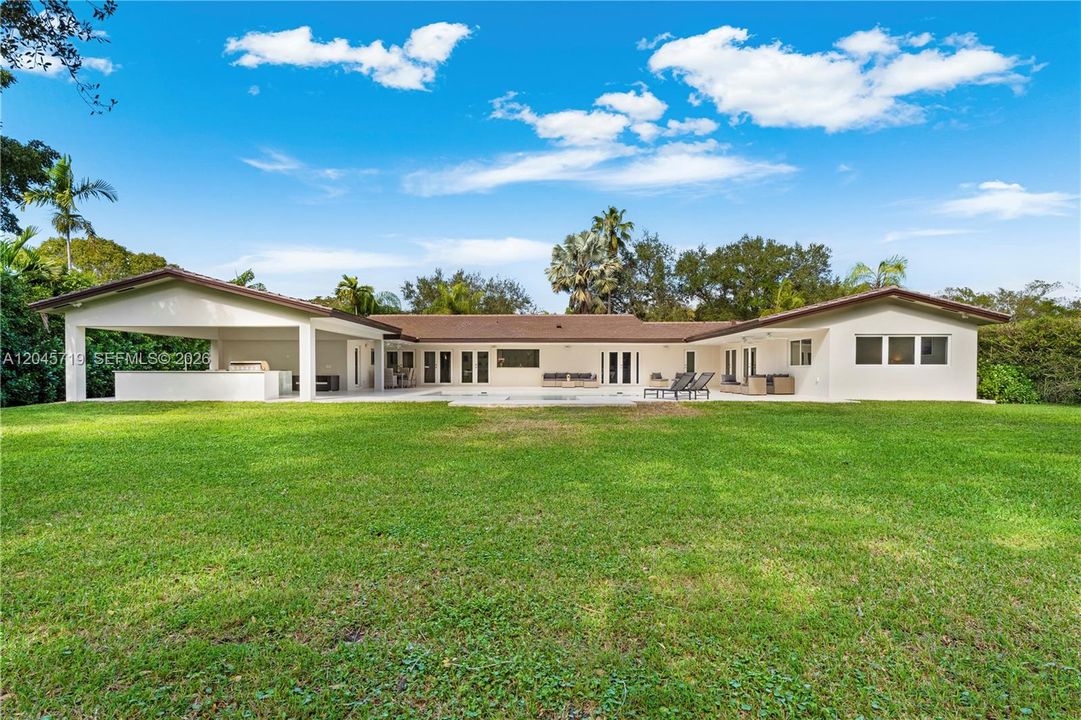 For Rent: $15,300 (5 beds, 4 baths, 3956 Square Feet)