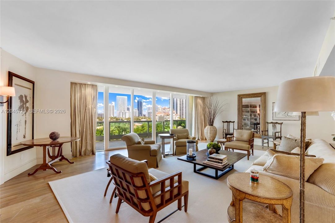 For Sale: $3,675,000 (3 beds, 4 baths, 3641 Square Feet)
