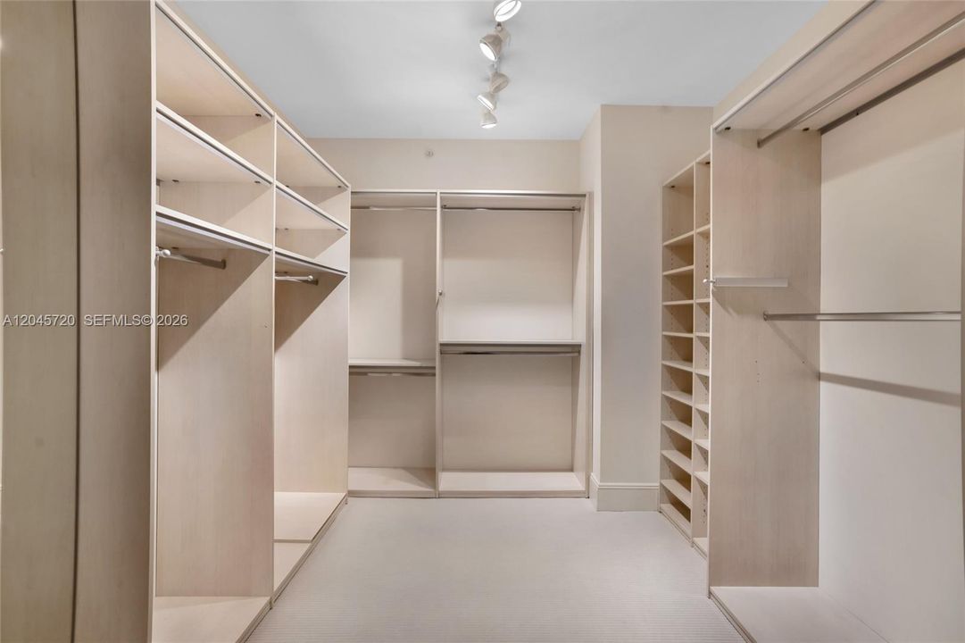 For Sale: $3,675,000 (3 beds, 4 baths, 3641 Square Feet)