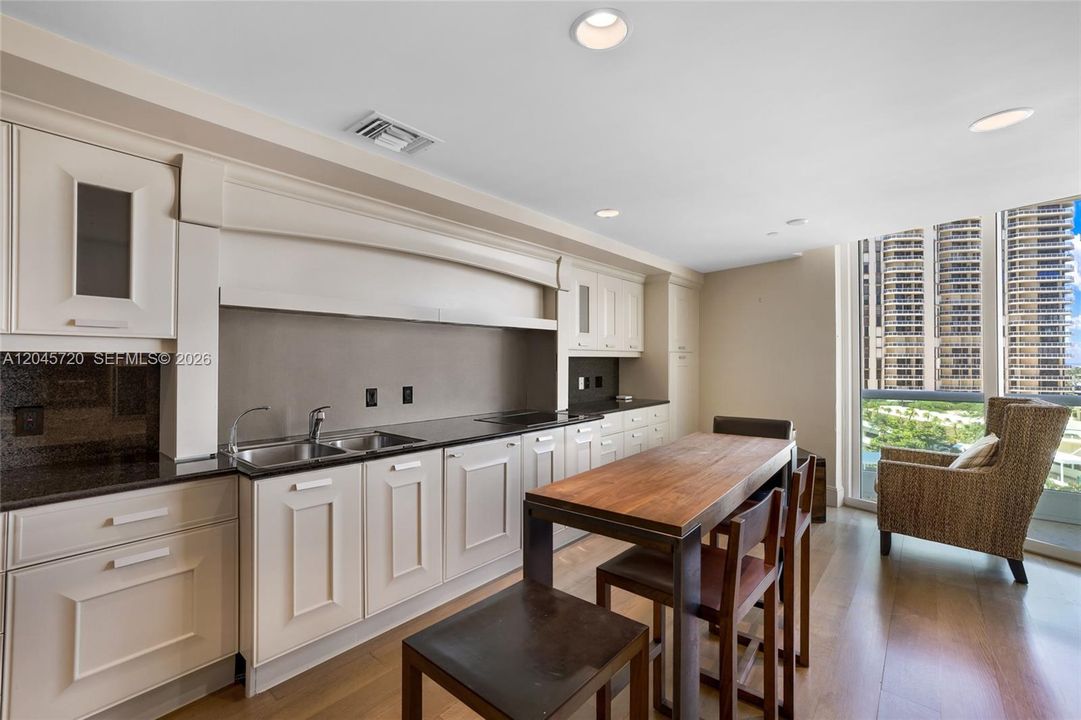 For Sale: $3,675,000 (3 beds, 4 baths, 3641 Square Feet)