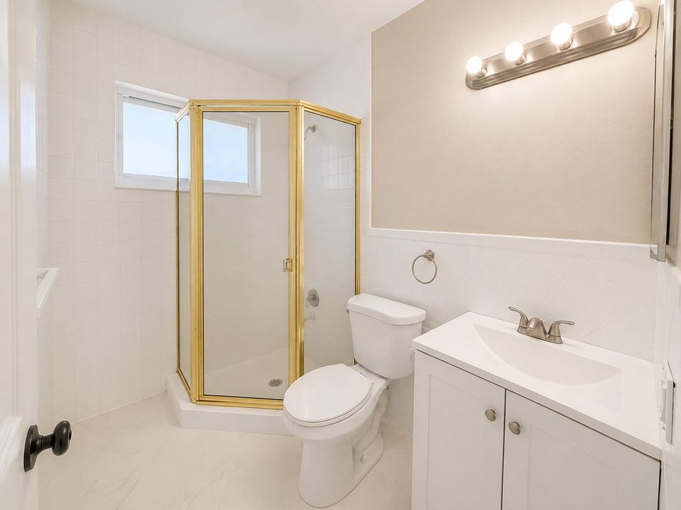 Upstairs bathroom