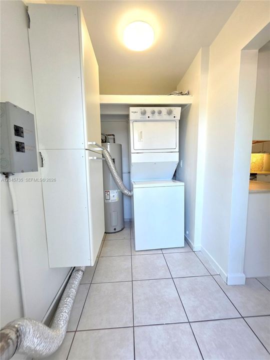 For Rent: $2,600 (2 beds, 1 baths, 984 Square Feet)