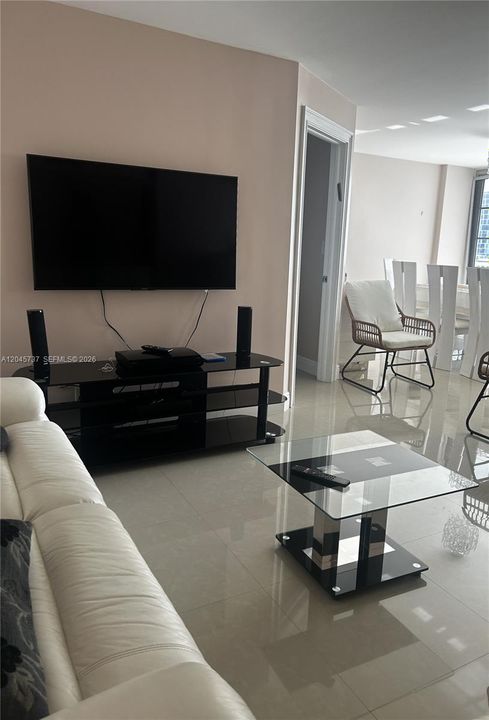 En Renta: $3,500 (3 camas, 2 baños, 1856 Pies cuadrados)