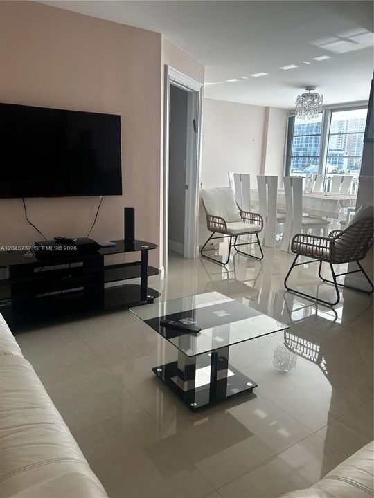 En Renta: $3,500 (3 camas, 2 baños, 1856 Pies cuadrados)