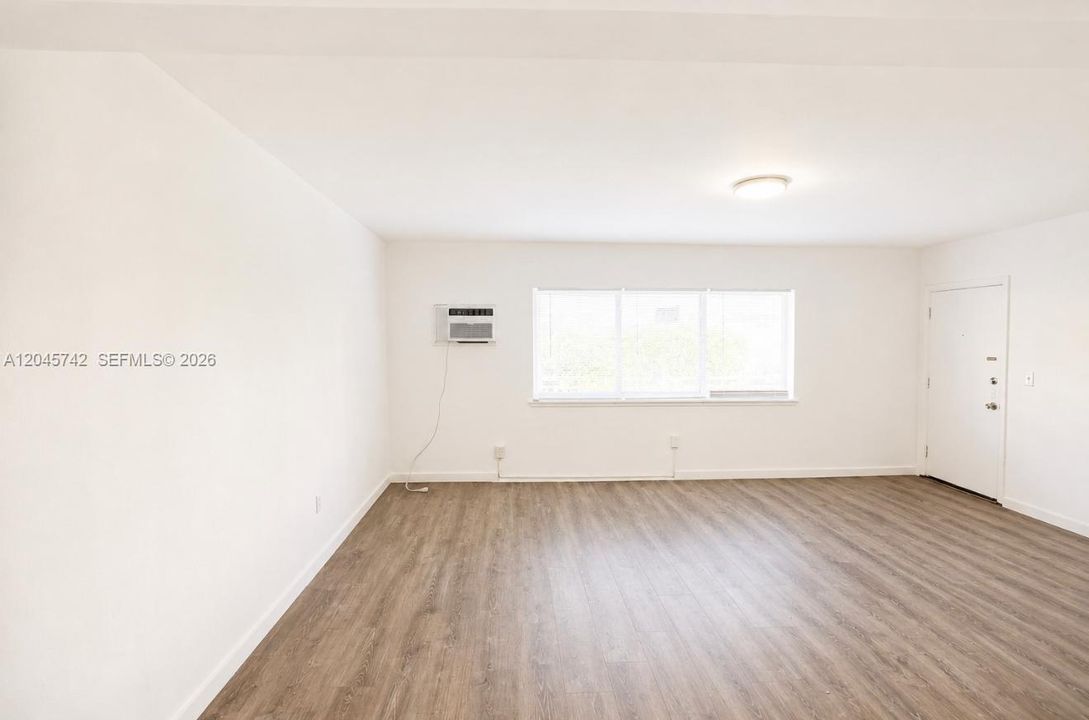 В аренду: $1,800 (1 спален, 1 ванн, 0 Квадратных фут)