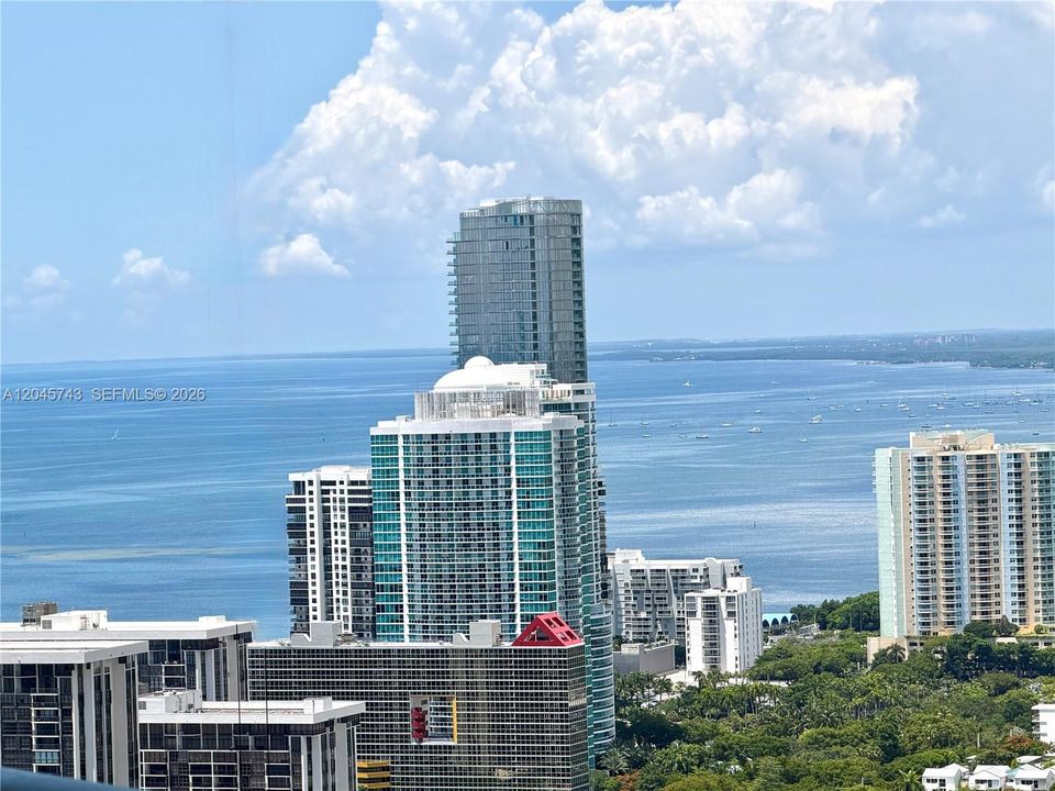 For Rent: $4,000 (1 beds, 1 baths, 649 Square Feet)