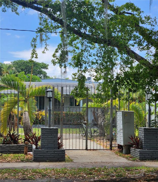 En Venta: $1,590,000 (0 camas, 0 baños, 4392 Pies cuadrados)
